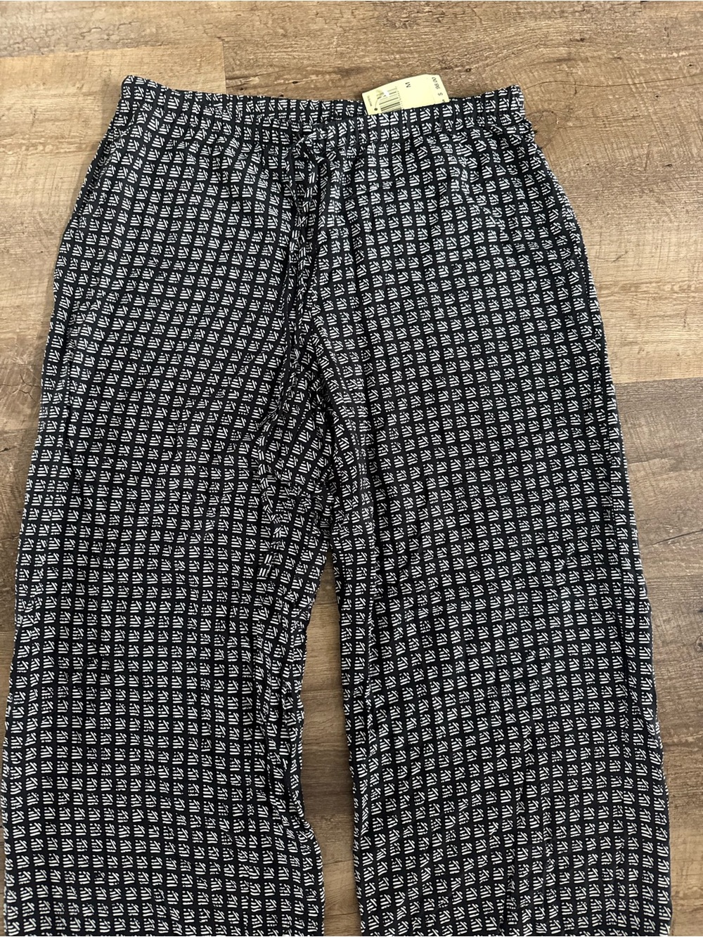 Max Edition Black and White Printed Pull-On Pants - Picture 4 of 5